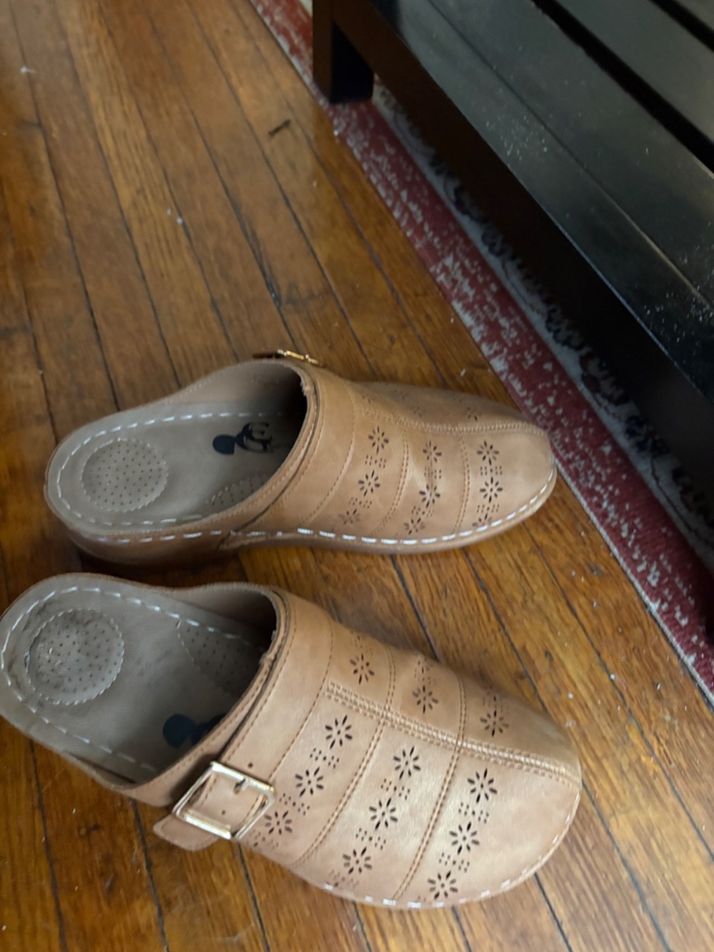 Clogs - Picture 5 of 9